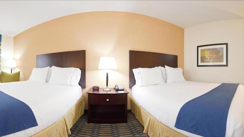 Holiday Inn Express - Andalusia By Ihg Buitenkant foto