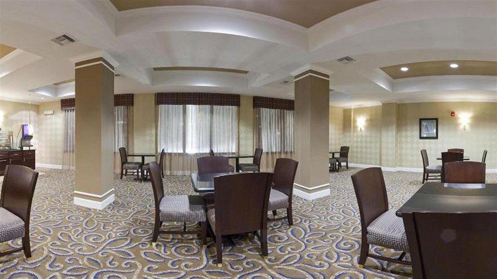 Holiday Inn Express - Andalusia By Ihg Buitenkant foto