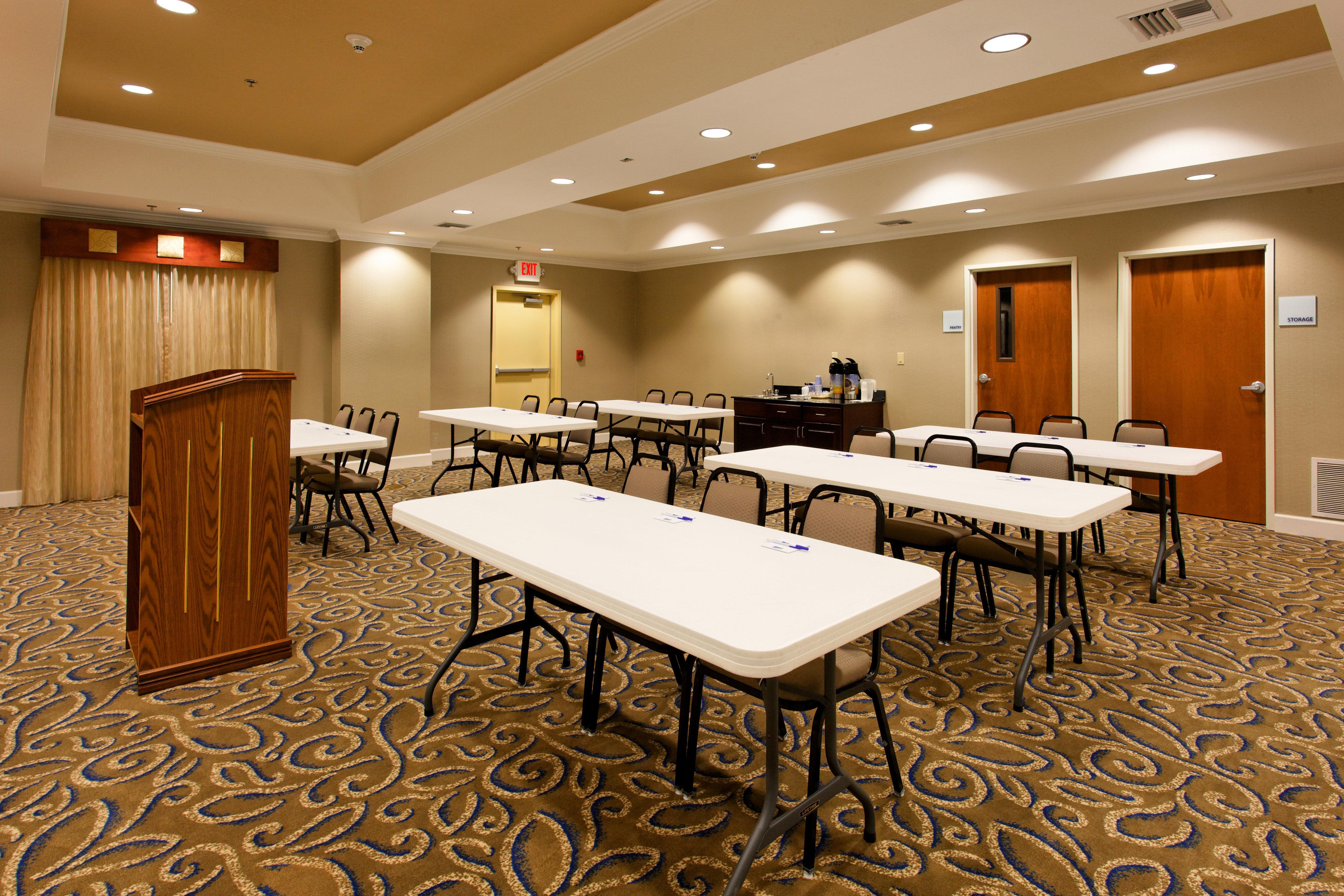 Holiday Inn Express - Andalusia By Ihg Buitenkant foto