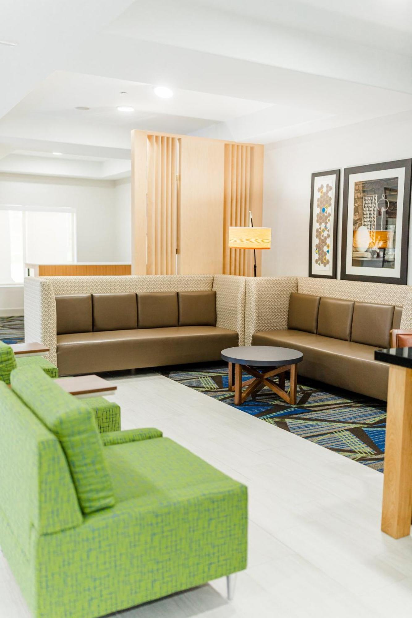 Holiday Inn Express - Andalusia By Ihg Buitenkant foto